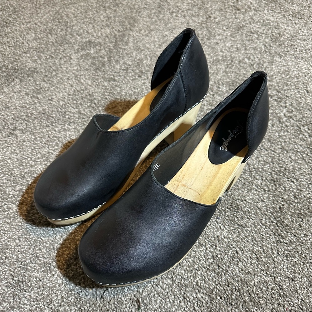 Free People / Genuine Leather Wooden Clogs / EU 37 (US 7) - Picture 2 of 11